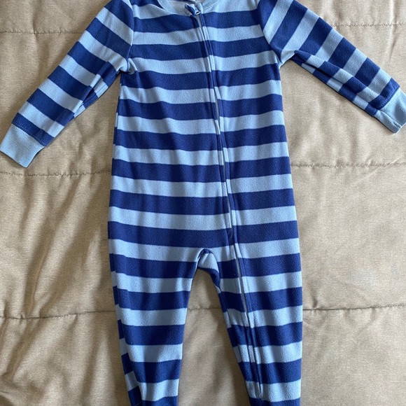 Bundle Fleece 2T PJs - Picture 4 of 7